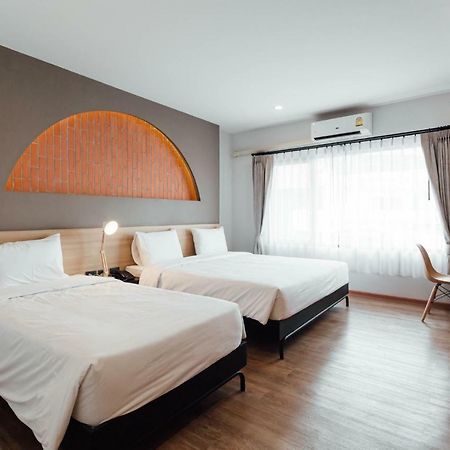Clay Hotel Udonthani Extérieur photo